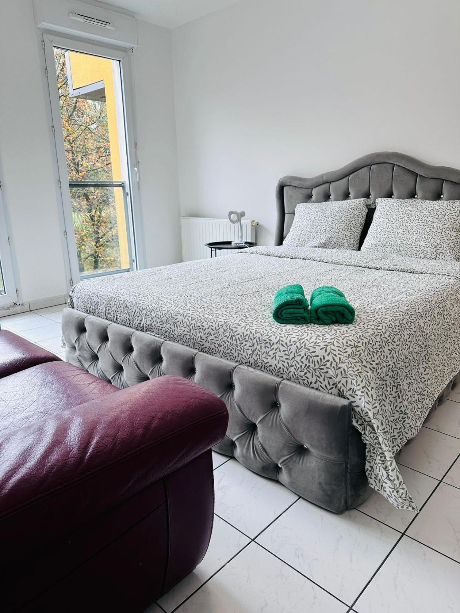 Apartmán Sri-Indo Bobigny Paris Exteriér fotografie