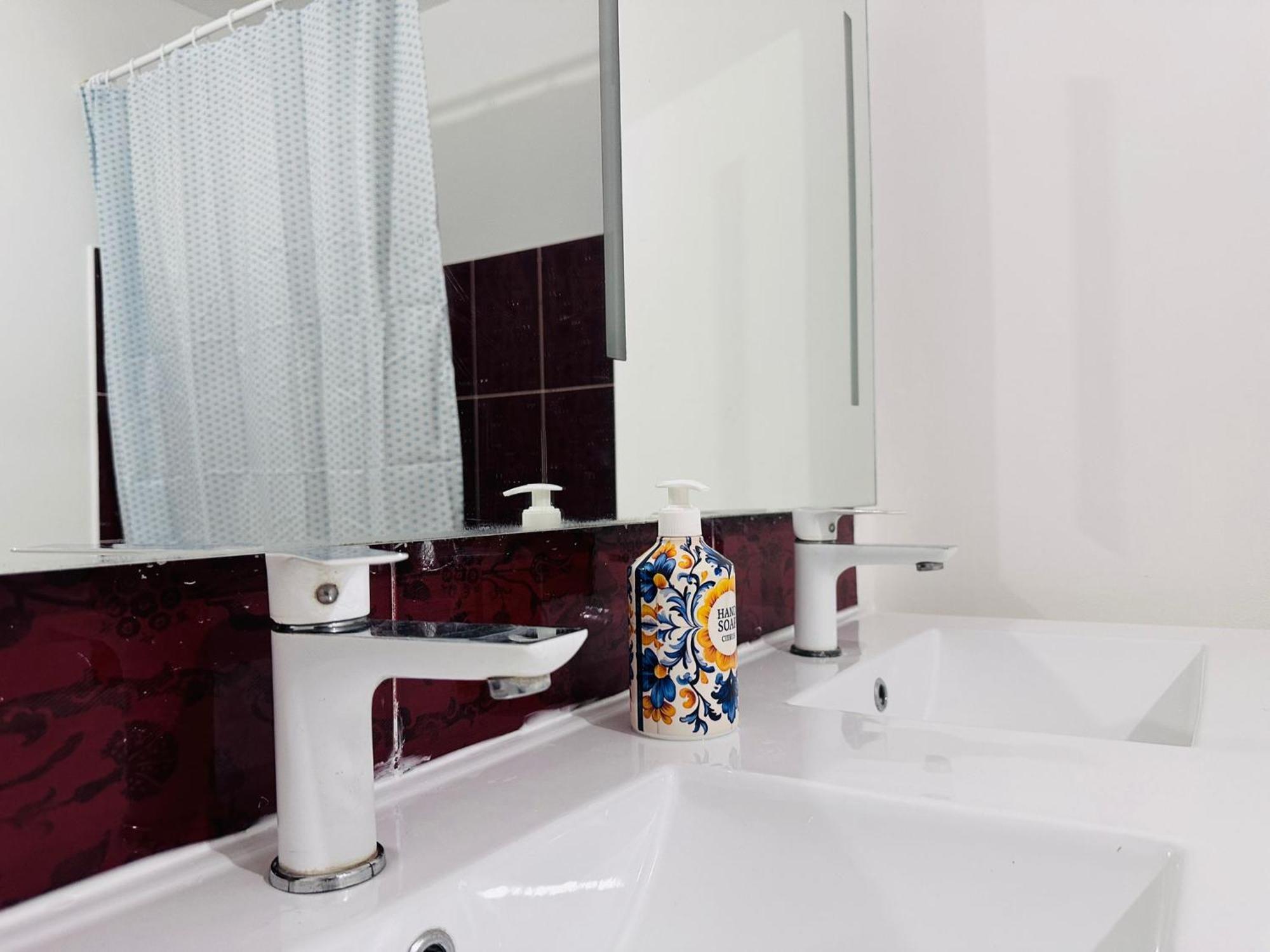 Apartmán Sri-Indo Bobigny Paris Exteriér fotografie