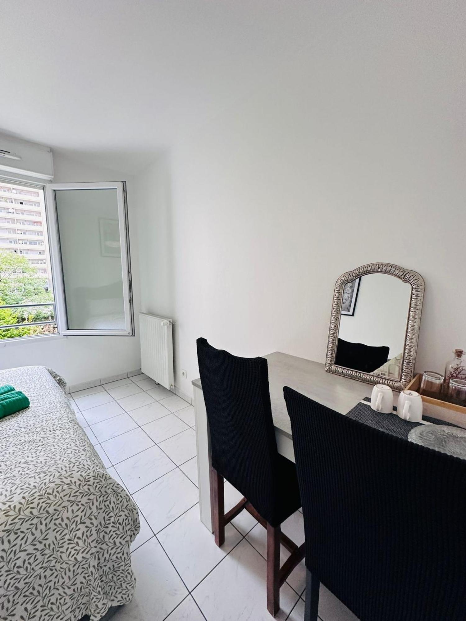 Apartmán Sri-Indo Bobigny Paris Exteriér fotografie