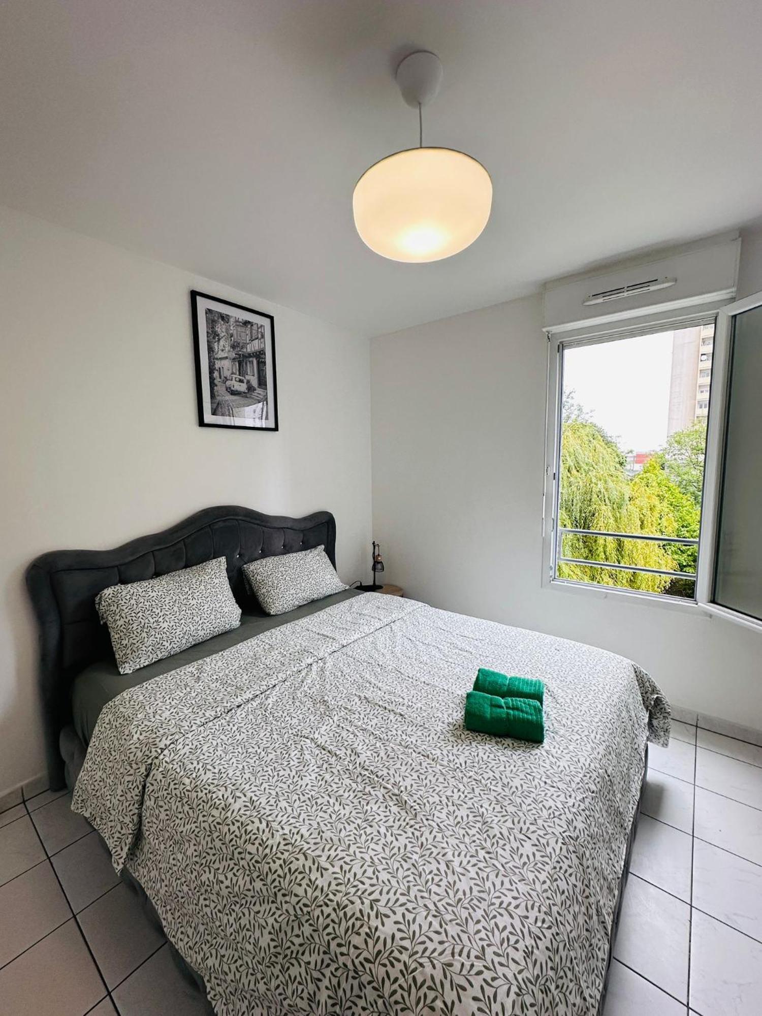 Apartmán Sri-Indo Bobigny Paris Exteriér fotografie